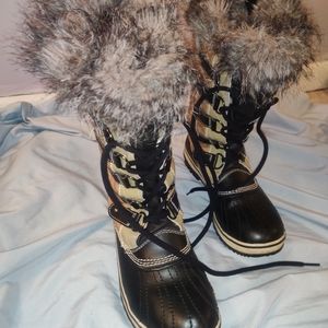 Selling because these are half a size too small on me!